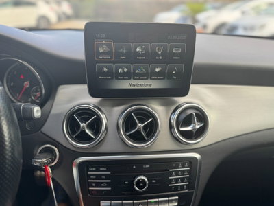 Mercedes-Benz GLA SUV 200 d Premium (20)