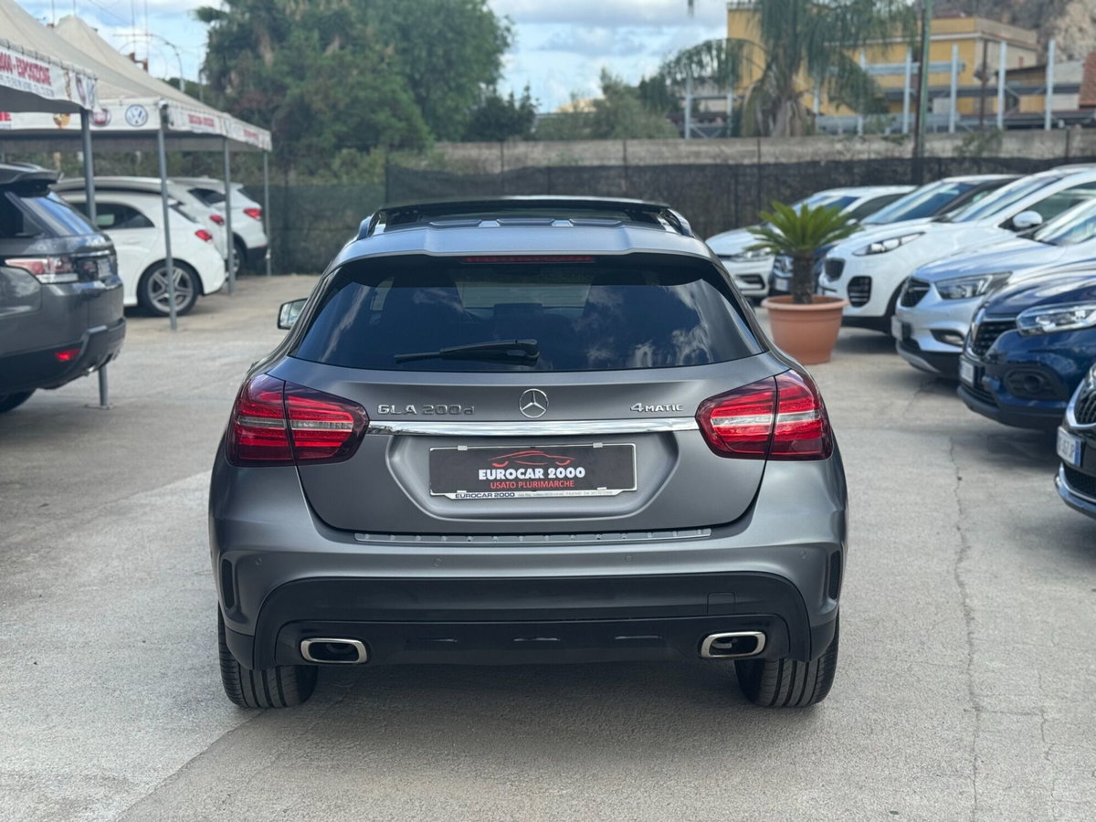 Mercedes-Benz GLA SUV 200 d Premium (5)