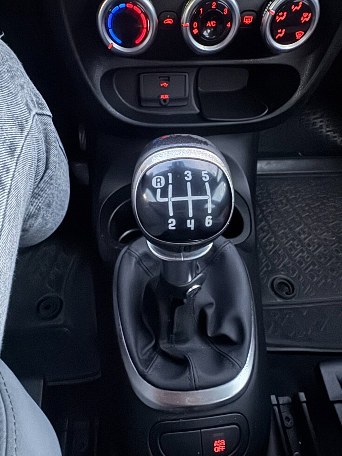 Fiat 500L 1.6 Multijet 105 CV Lounge (14)