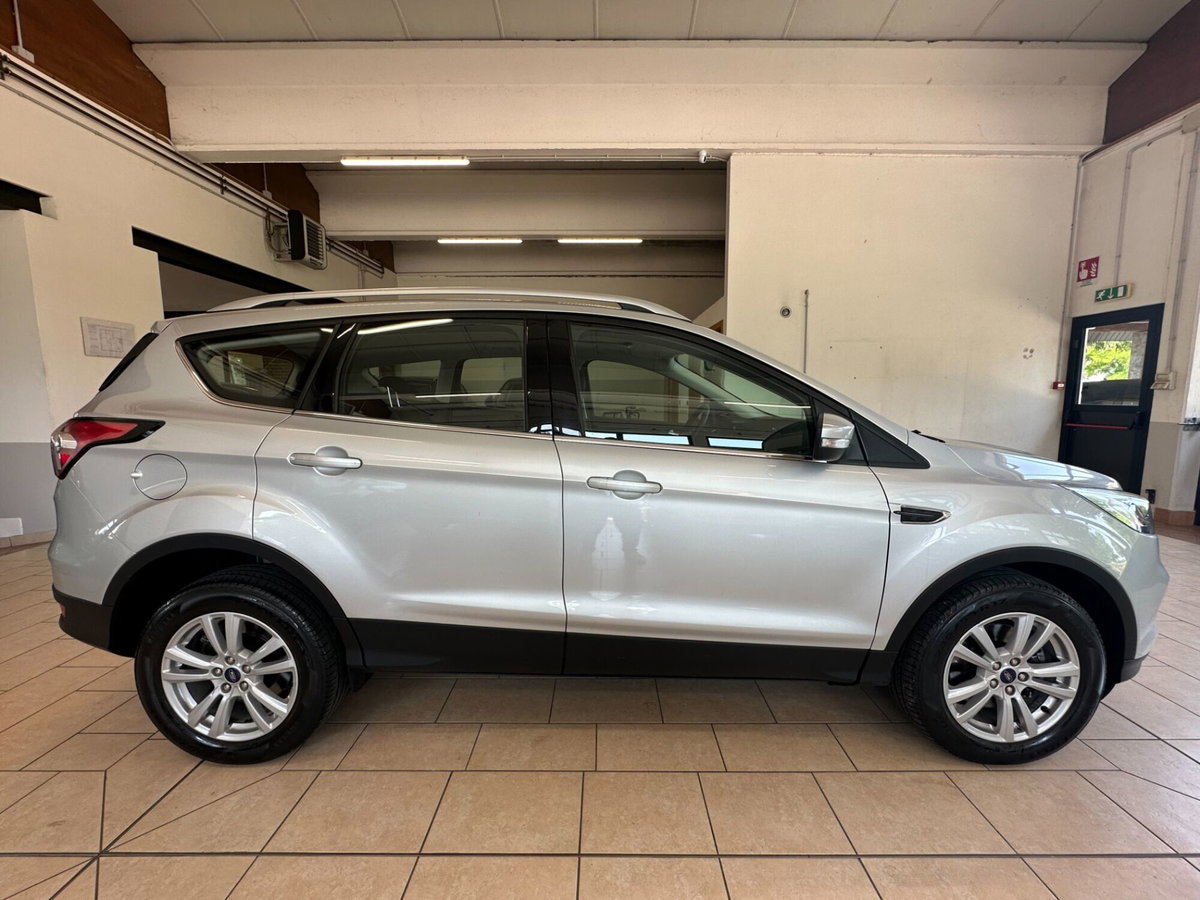 Ford Kuga 2.0 TDCI 120 CV S&S 2WD Powershift Business (17)
