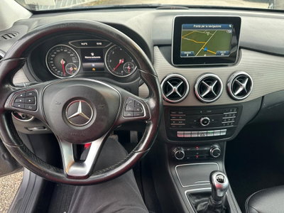 Mercedes-Benz Classe B 180 d Premium (11)