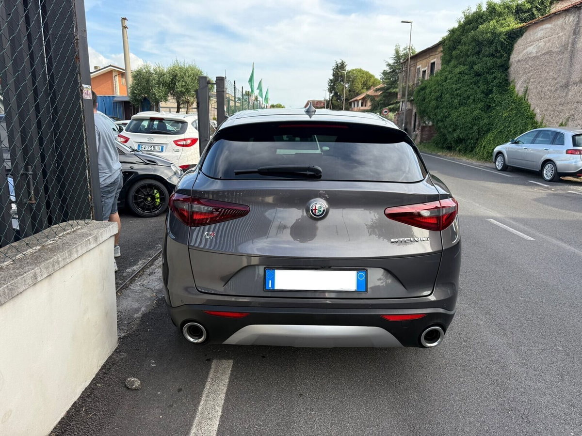 Alfa Romeo Stelvio Stelvio 2.0 Turbo 280 CV AT8 Q4 Veloce (18)
