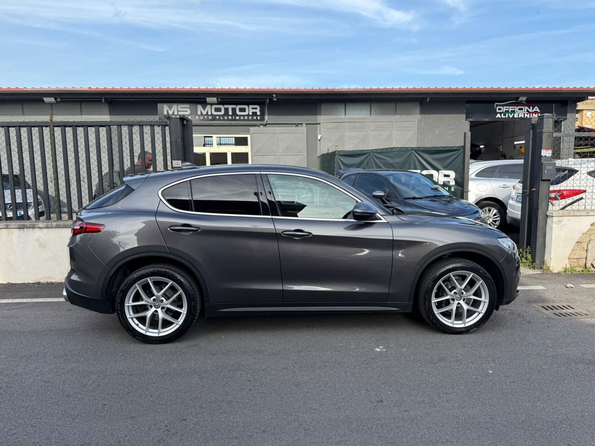 Alfa Romeo Stelvio Stelvio 2.0 Turbo 280 CV AT8 Q4 Veloce (2)