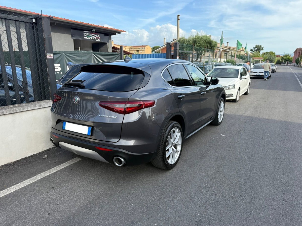 Alfa Romeo Stelvio Stelvio 2.0 Turbo 280 CV AT8 Q4 Veloce (3)