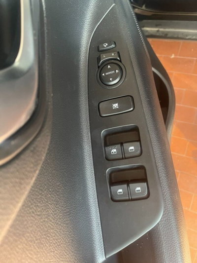 Kia Stonic 1.0 T-GDi 100 CV MHEV MT Style (11)