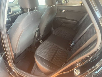 Kia Stonic 1.0 T-GDi 100 CV MHEV MT Style (9)