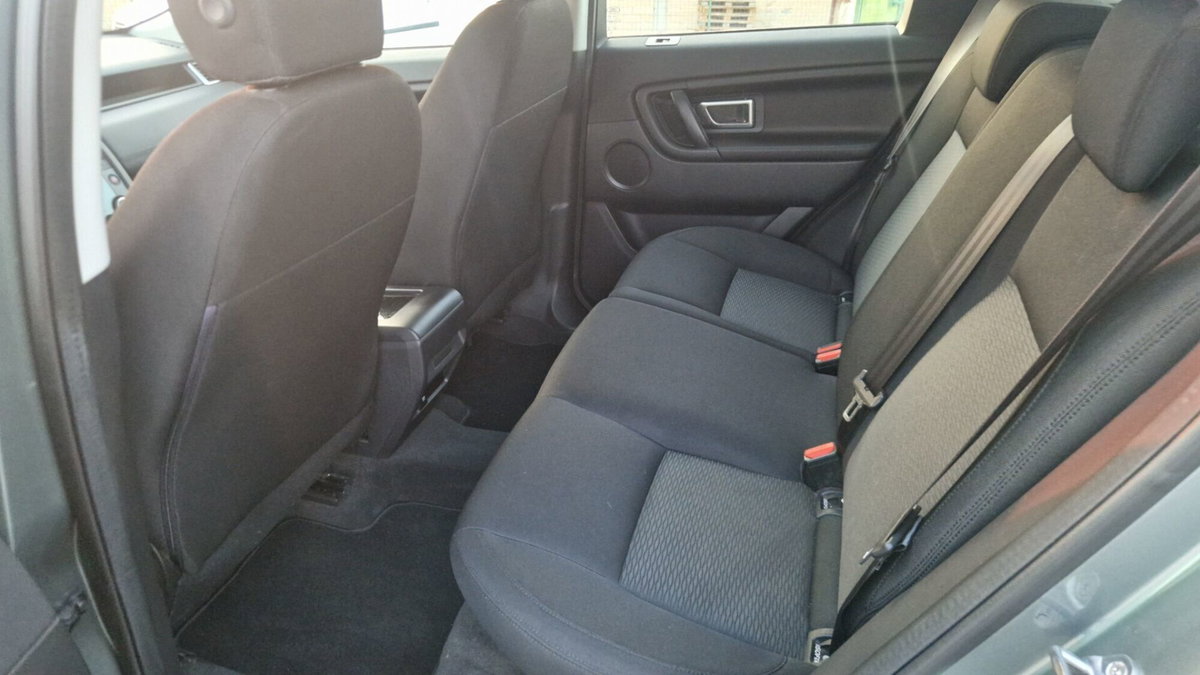 Land Rover Discovery Sport 2.0 TD4 150 CV Deep Blue Edition (10)