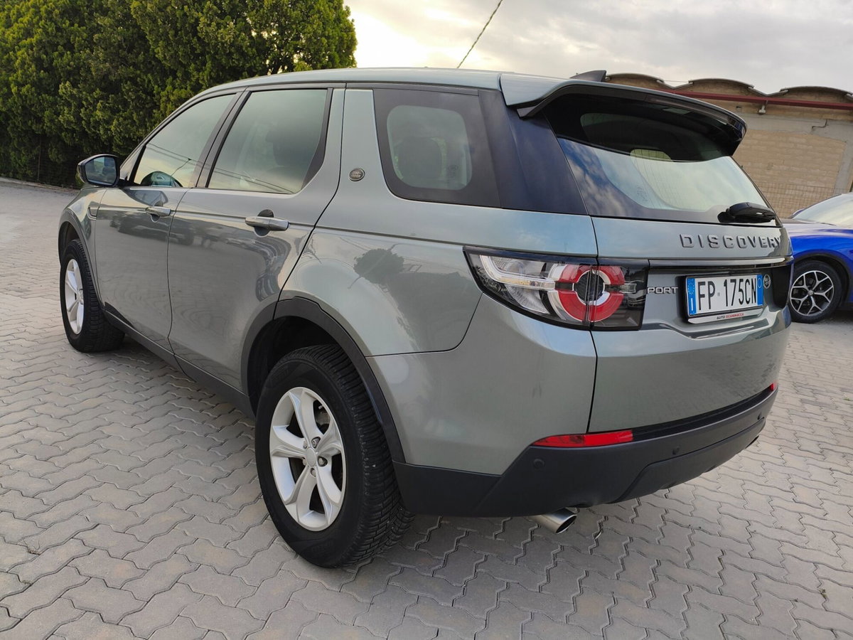 Land Rover Discovery Sport 2.0 TD4 150 CV Deep Blue Edition (5)