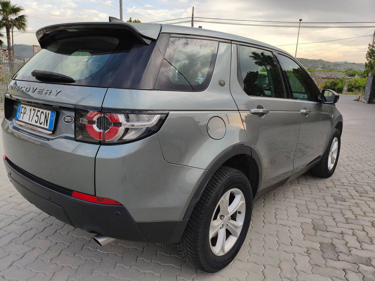 Land Rover Discovery Sport 2.0 TD4 150 CV Deep Blue Edition (6)