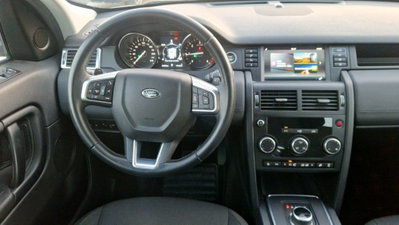 Land Rover Discovery Sport 2.0 TD4 150 CV Dark Edition (8)
