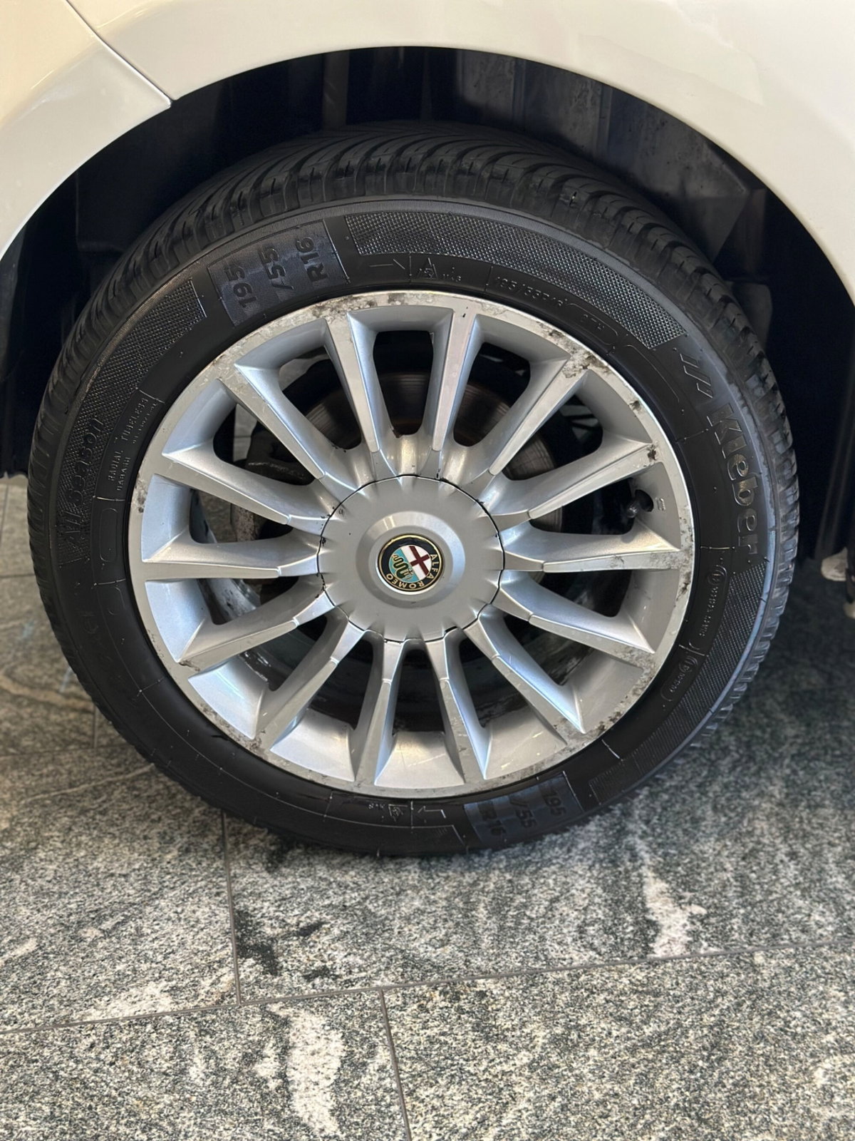 Alfa Romeo MiTo 1.3 JTDm 85 CV S&S Progression (12)