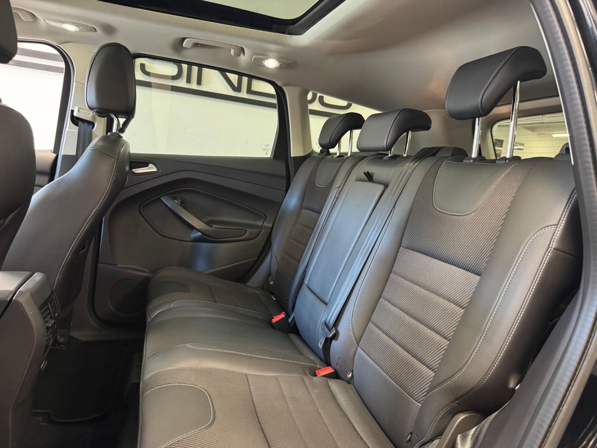 Ford Kuga 2.0 TDCI 163 CV 4WD Powershift Titanium (11)