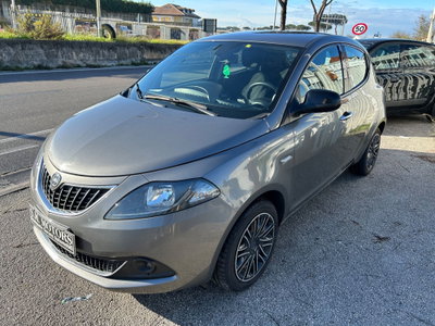 Lancia Ypsilon 1.0 FireFly 5 porte S&S Hybrid Gold Plus (2)