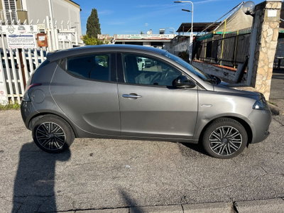 Lancia Ypsilon 1.0 FireFly 5 porte S&S Hybrid Gold Plus (8)