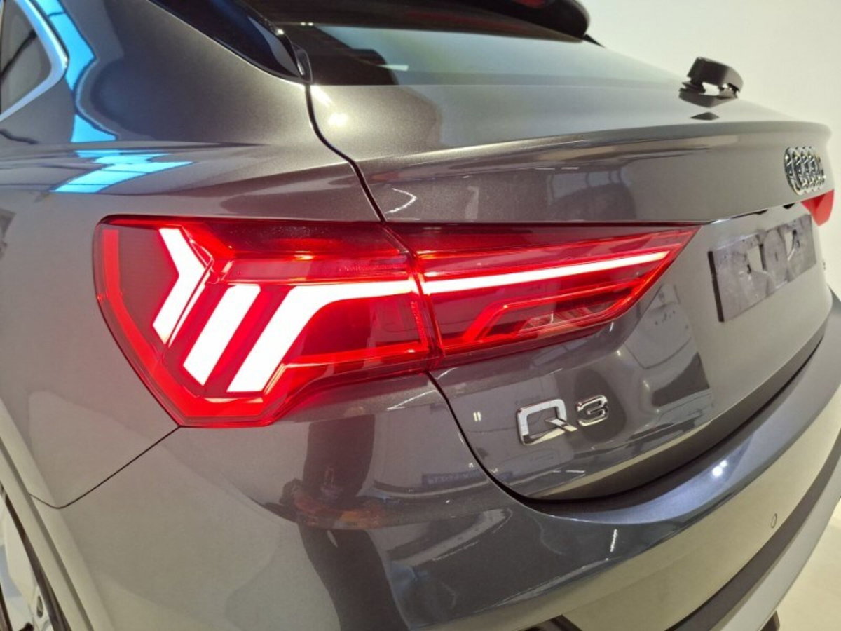 Audi Q3 Sportback 35 TDI quattro S tronic S line edition (10)