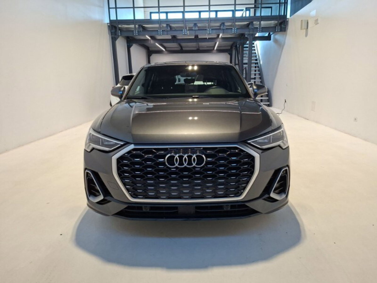 Audi Q3 Sportback 35 TDI quattro S tronic S line edition (2)