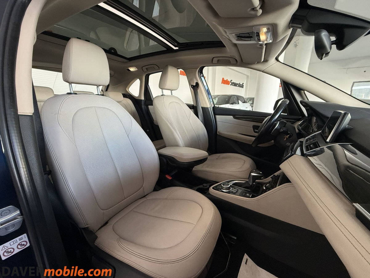 BMW Serie 2 Gran Tourer 220d  Luxury (11)
