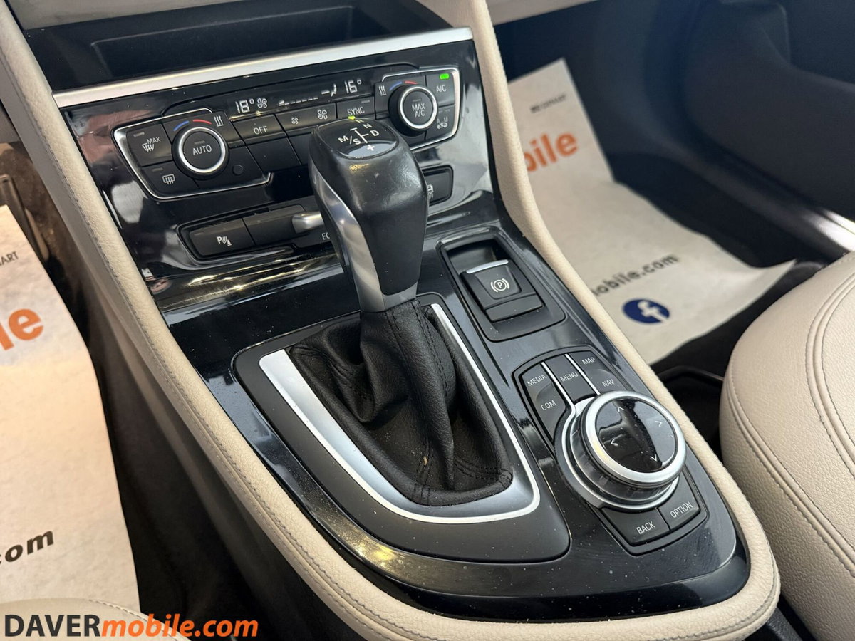 BMW Serie 2 Gran Tourer 220d  Luxury (13)