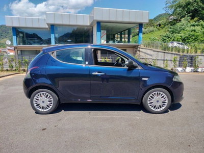 Lancia Ypsilon 1.2 69 CV 5 porte GPL Ecochic Alberta Ferretti (4)