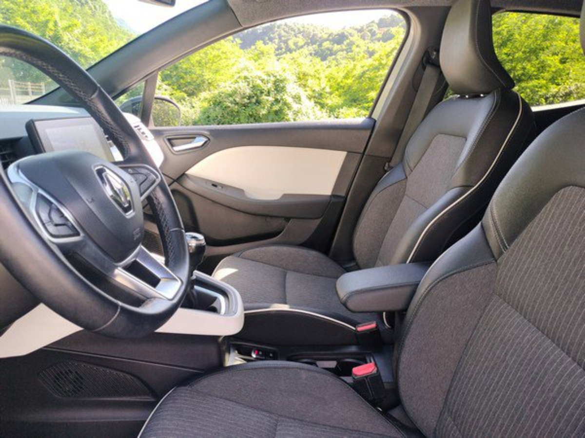 Renault Clio 1.0 tce Techno 90cv (13)
