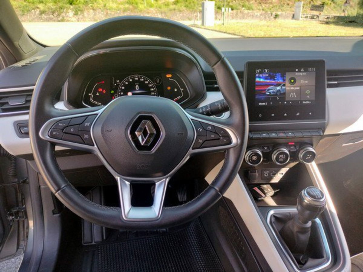 Renault Clio 1.0 tce Techno 90cv (15)
