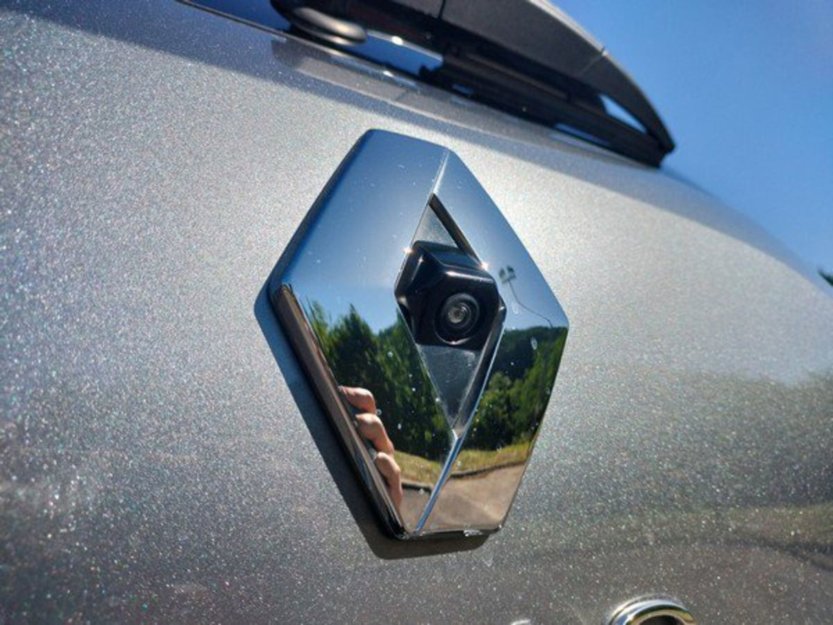 Renault Clio 1.0 tce Techno 90cv (9)