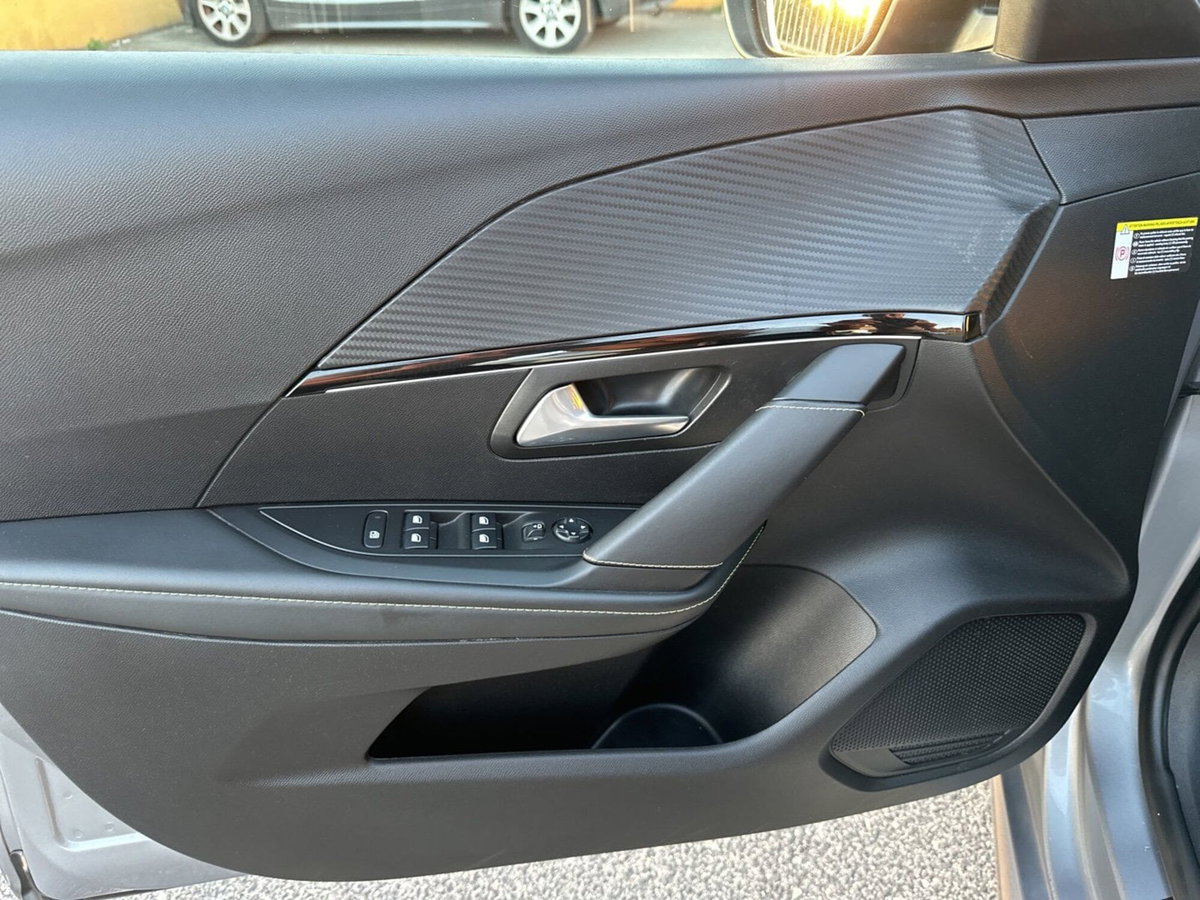 Peugeot 208 PureTech 100 Stop&Start 5 porte GT Line (16)