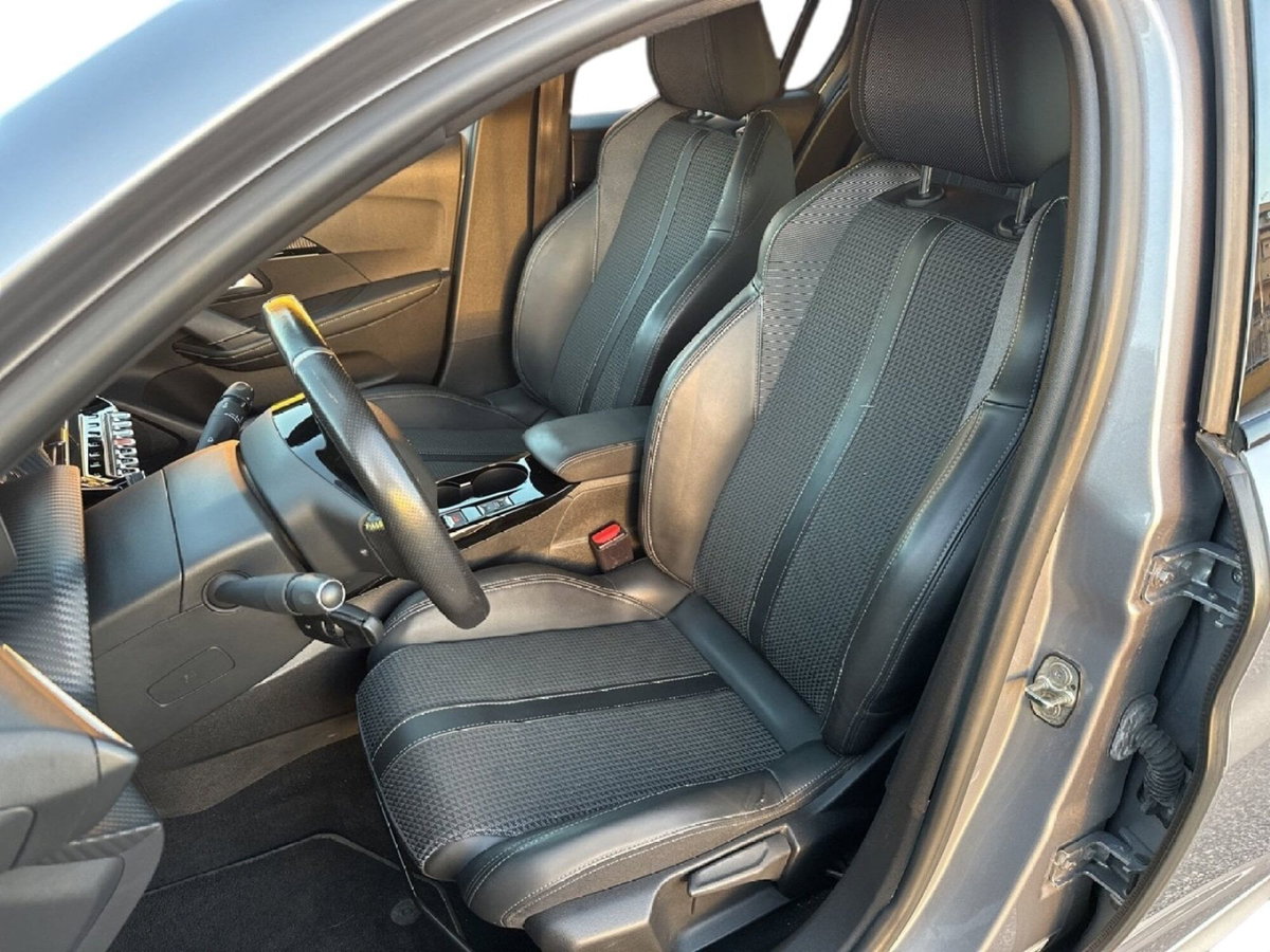Peugeot 208 PureTech 100 Stop&Start 5 porte GT Line (17)