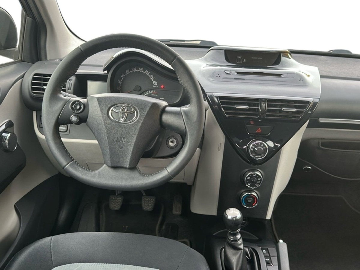 Toyota iQ 1.0 Active (13)