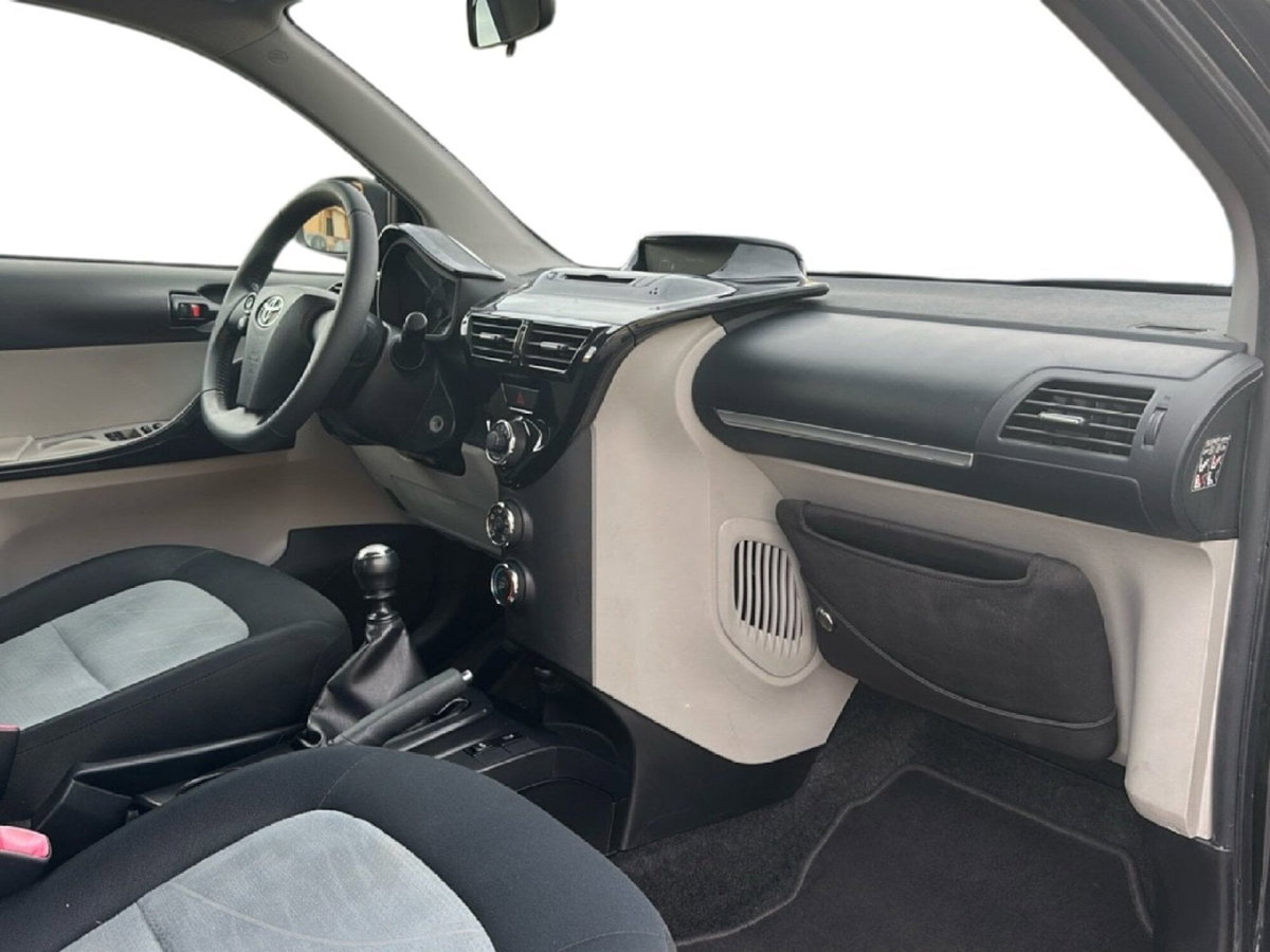 Toyota iQ 1.0 Active (14)