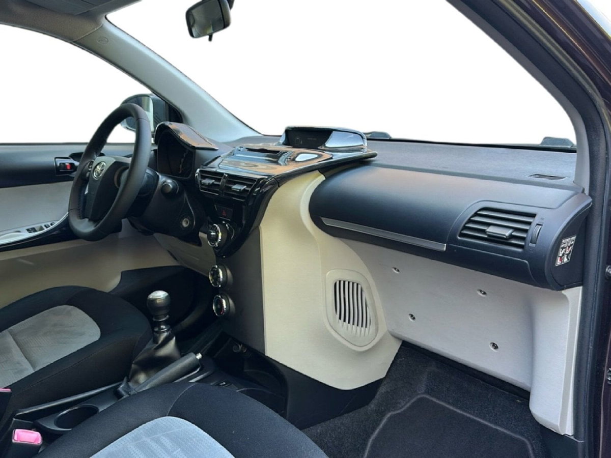 Toyota iQ 1.3 CVT Style (12)