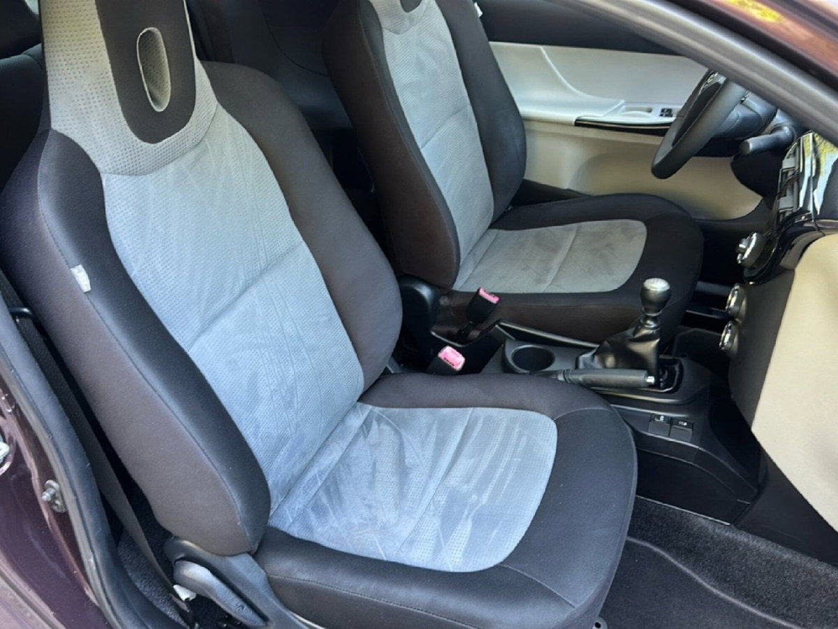 Toyota iQ 1.3 CVT Style (13)