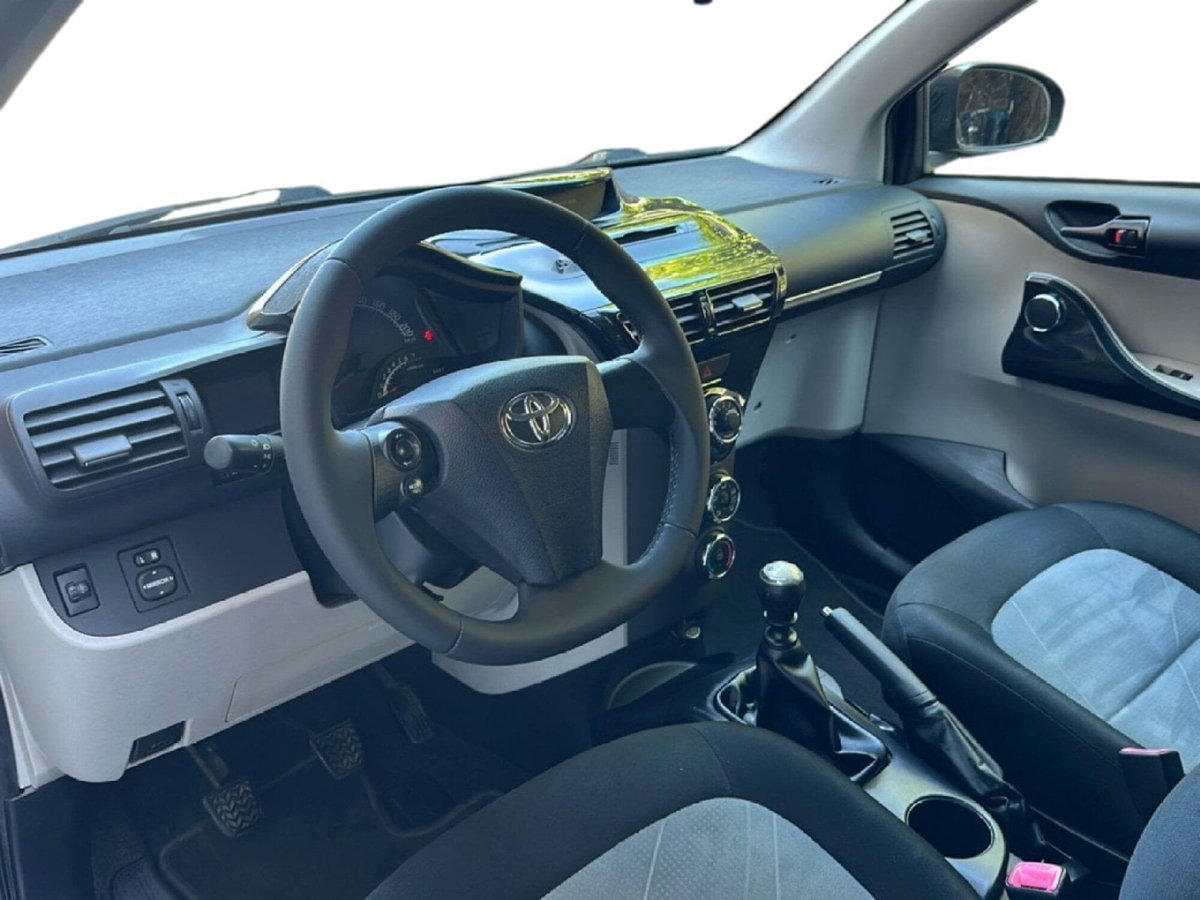 Toyota iQ 1.3 CVT Style (15)