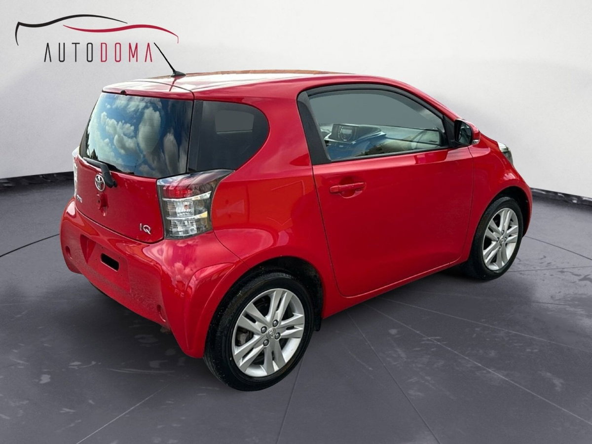 Toyota iQ 1.3 CVT Executive (7)