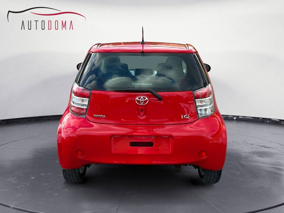 Toyota iQ 1.3 CVT Executive (8)
