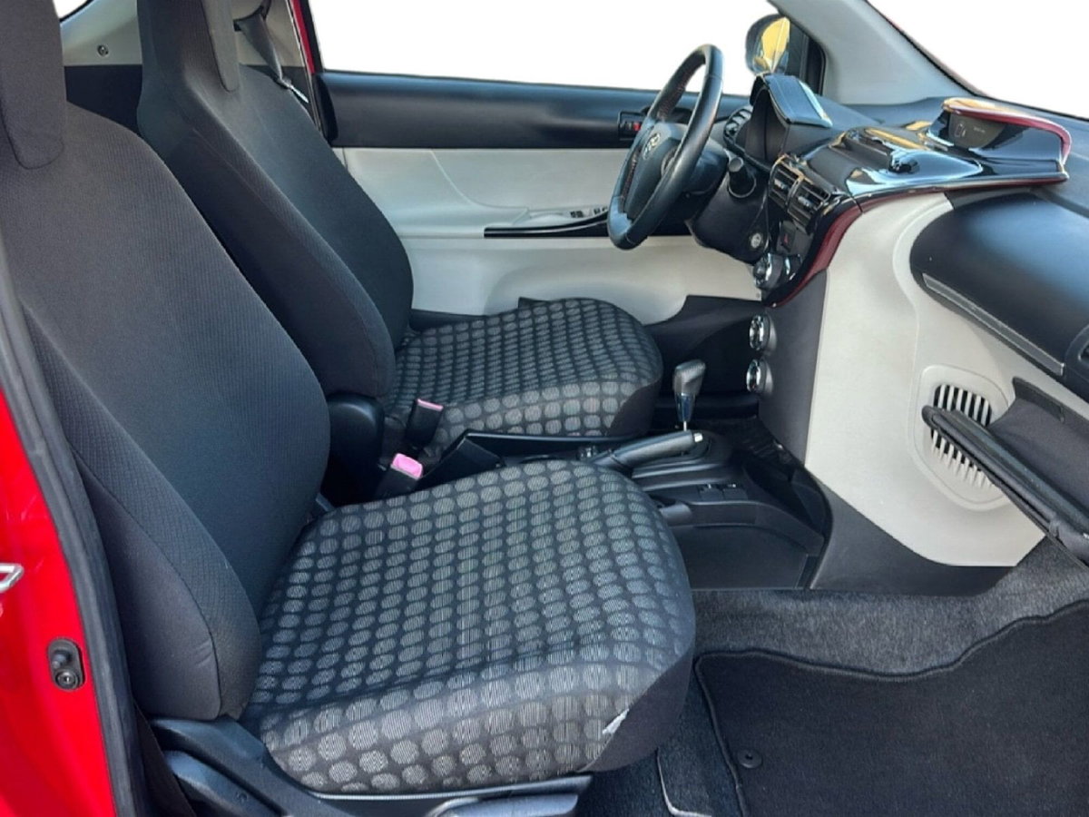 Toyota iQ 1.3 Executive (10)