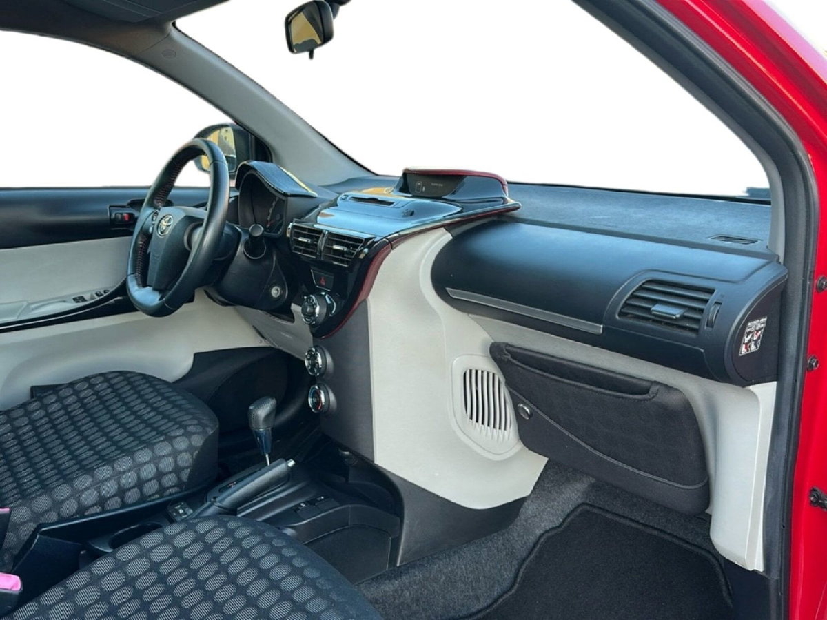 Toyota iQ 1.3 Executive (11)