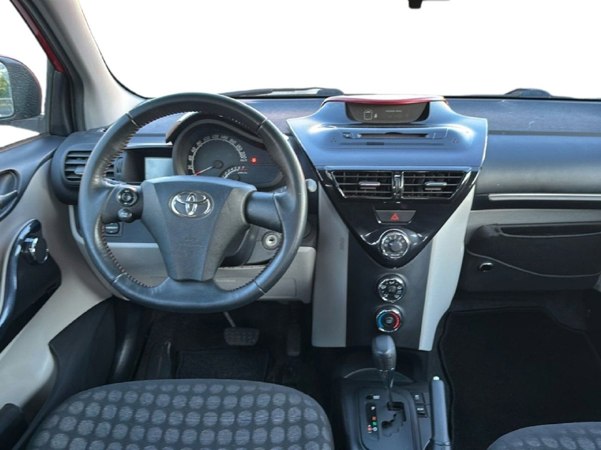 Toyota iQ 1.3 Executive (12)