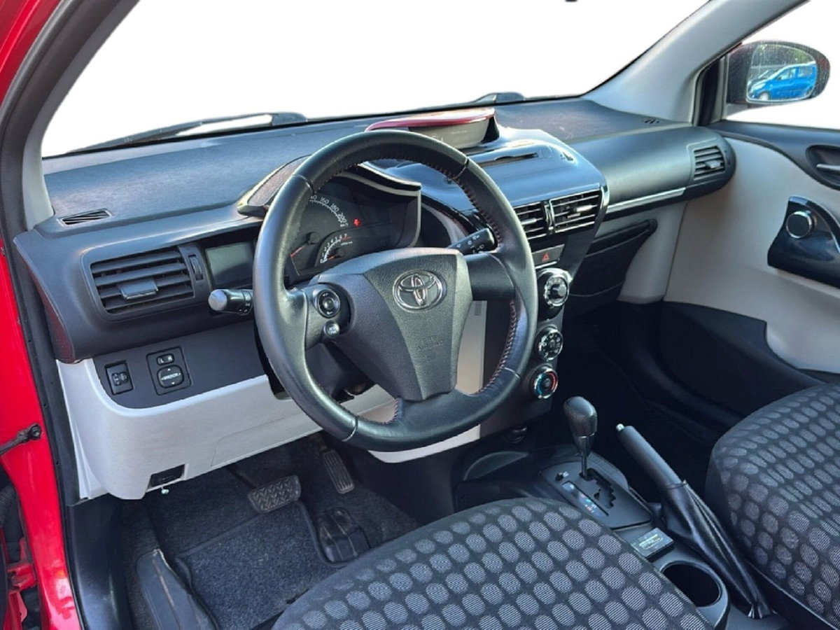 Toyota iQ 1.3 Executive (13)