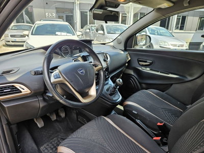 Lancia Ypsilon 1.0 FireFly 5 porte S&S Hybrid Alberta Ferretti (7)