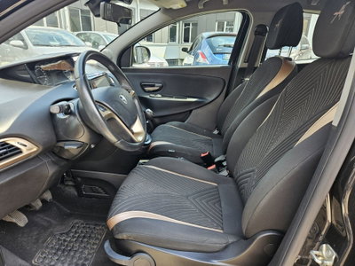 Lancia Ypsilon 1.0 FireFly 5 porte S&S Hybrid Alberta Ferretti (8)