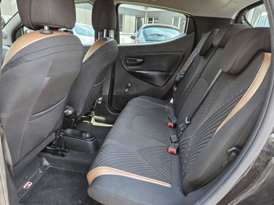 Lancia Ypsilon 1.0 FireFly 5 porte S&S Hybrid Alberta Ferretti (9)