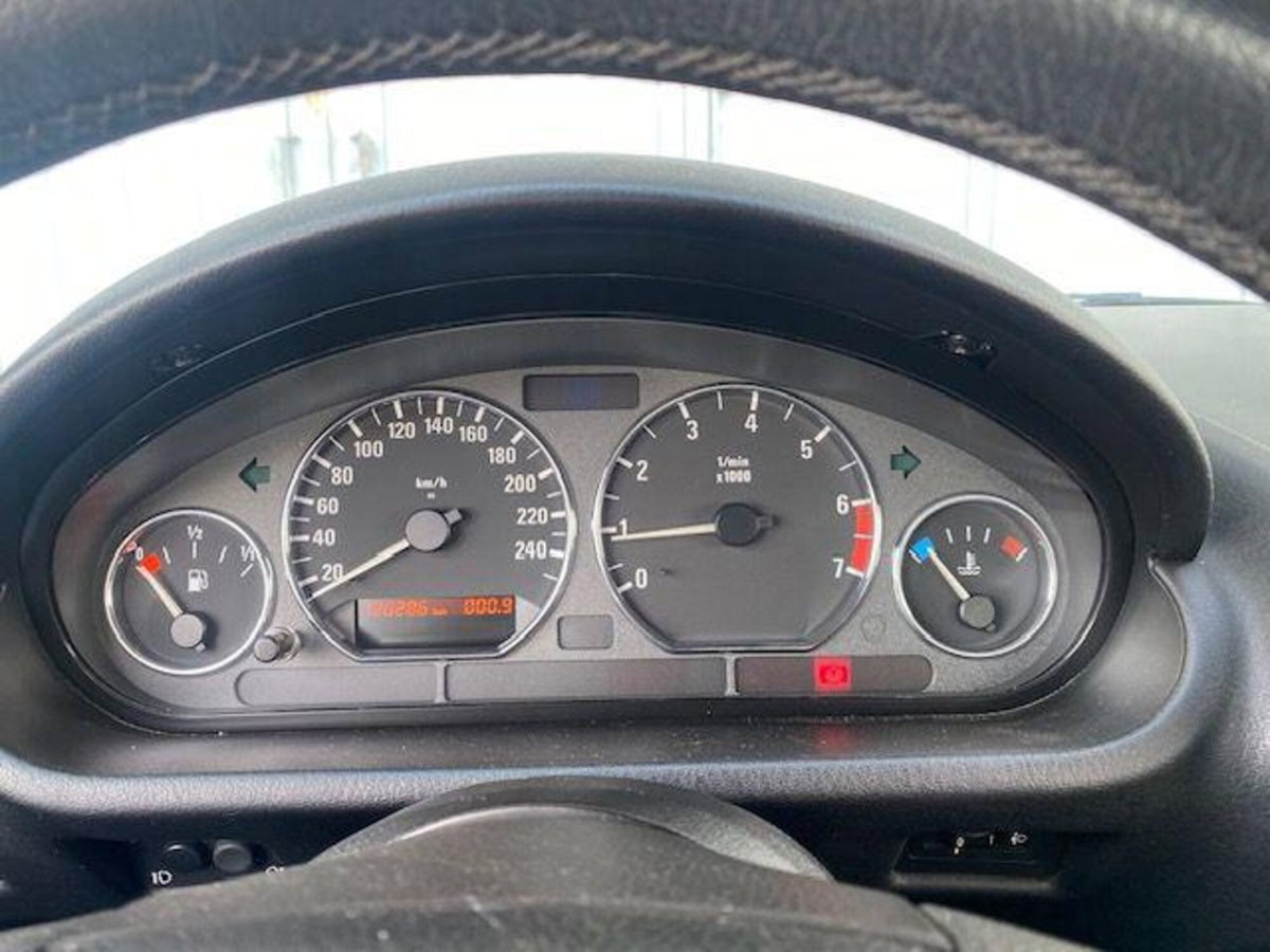 BMW Z3 Cabrio 1.8 cat Roadster (9)