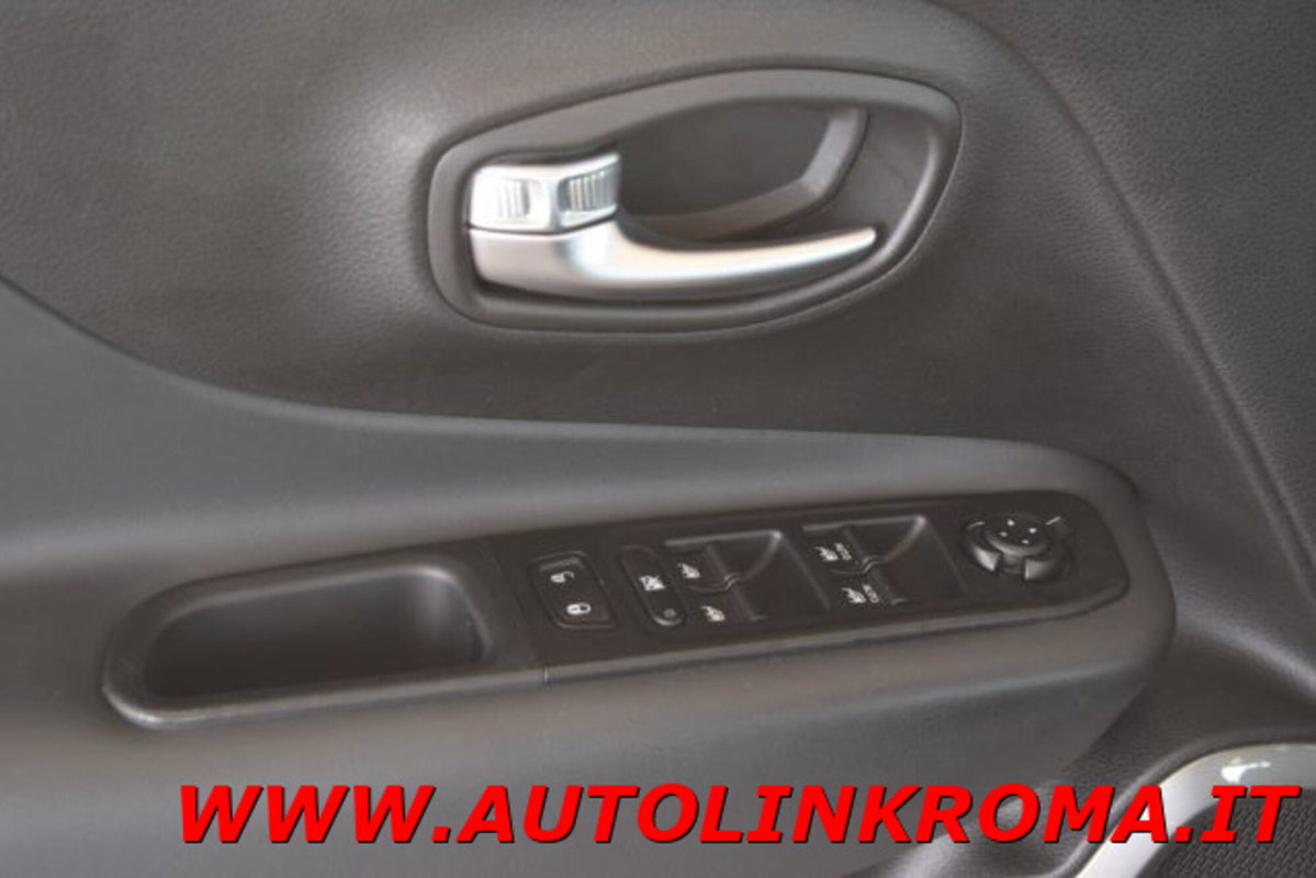 Jeep Renegade 1.3 T4 DDCT Limited (18)