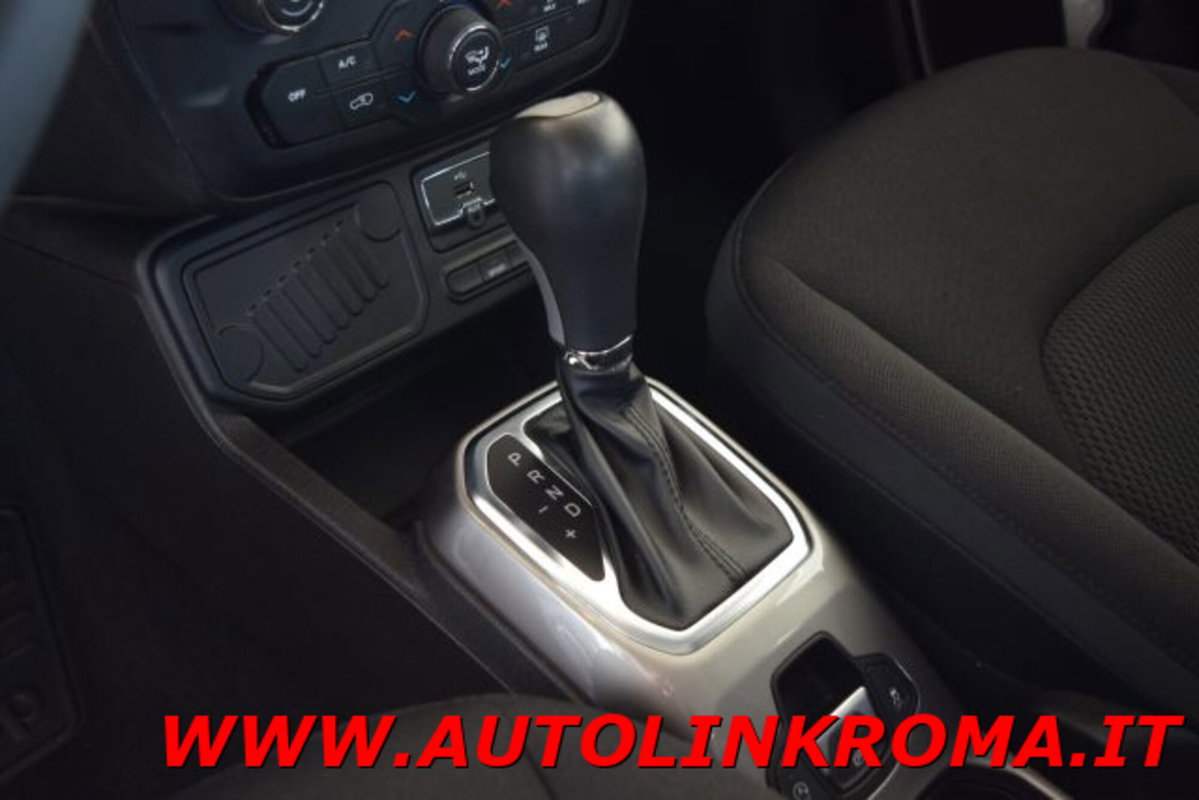 Jeep Renegade 1.3 T4 DDCT Limited (8)