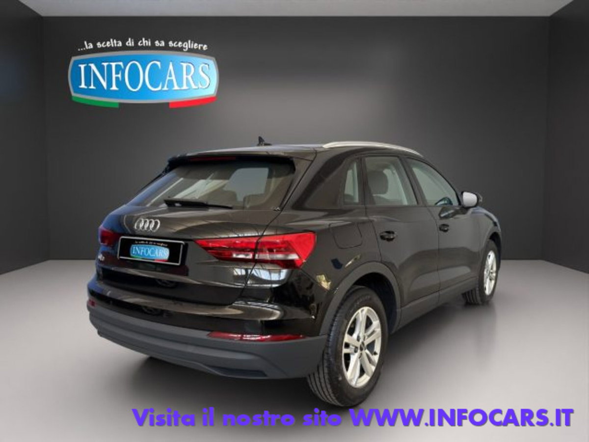 Audi Q3 2.0 TDI 150 CV S tronic Business (4)
