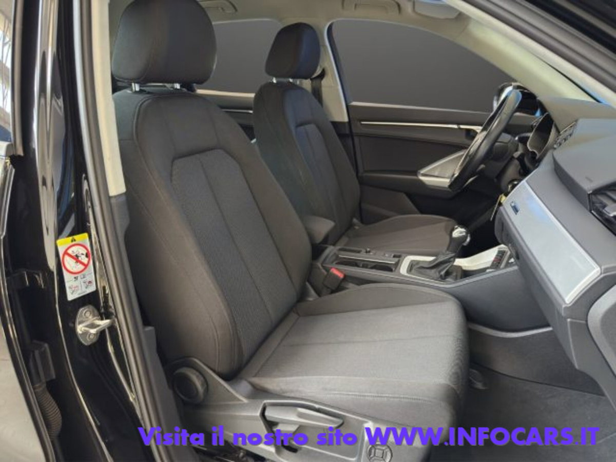 Audi Q3 2.0 TDI 150 CV S tronic Business (6)