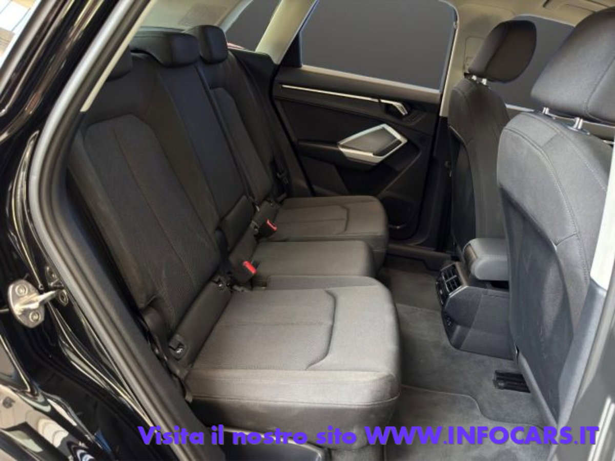 Audi Q3 2.0 TDI 150 CV S tronic Business (8)