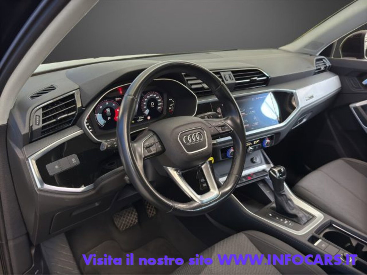 Audi Q3 2.0 TDI 150 CV S tronic Business (9)