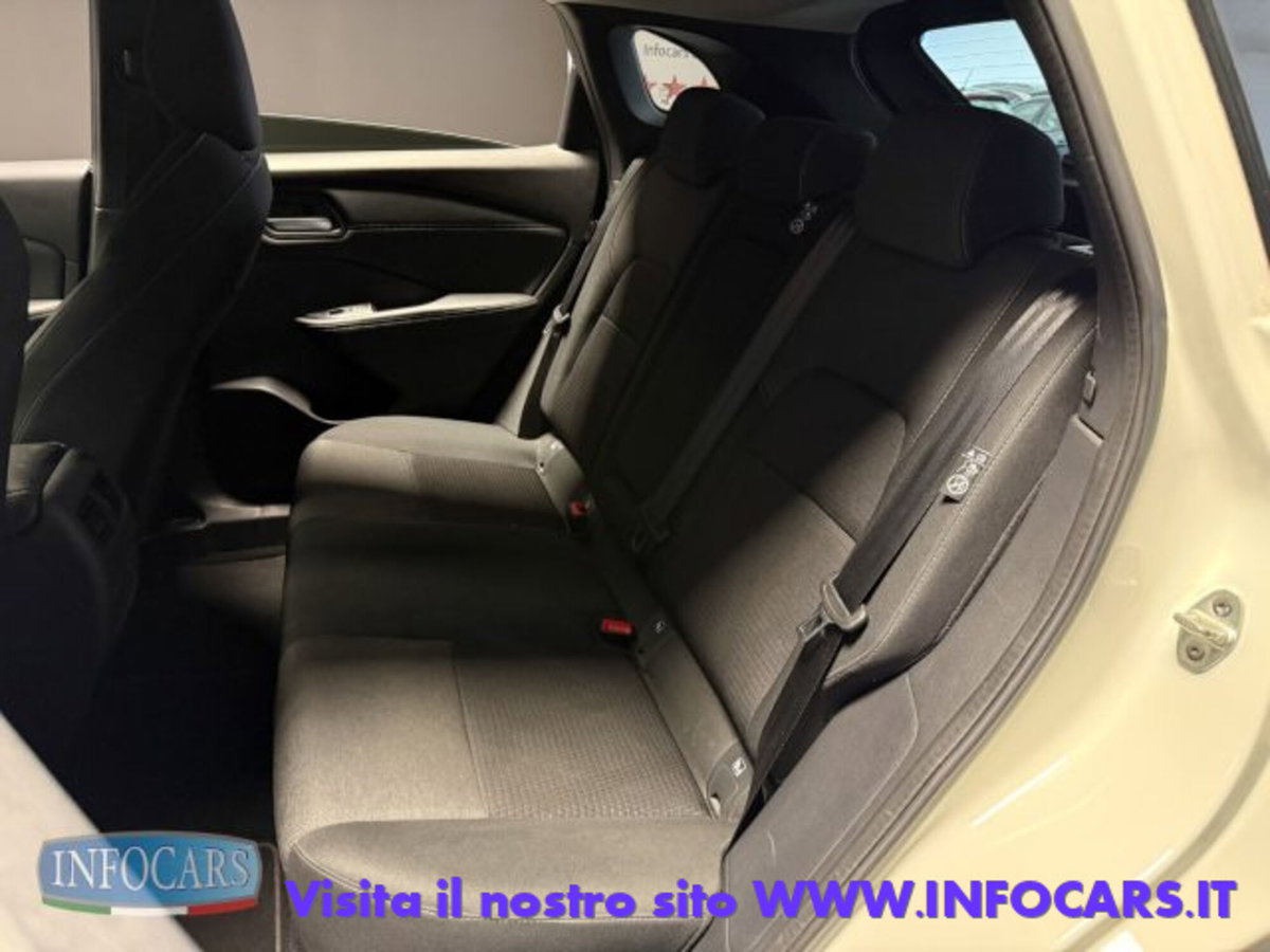 Nissan Qashqai 1.3 mhev N-Connecta 2wd 140cv (7)